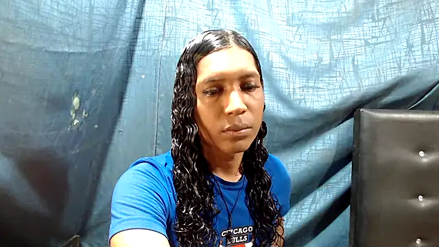 Snapshot of shairaStarr chatting on 10-07-25, 01:41 shairaStarr online show from 10-07-25, 01:41