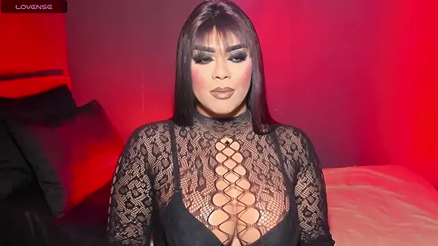 Snapshot of VictoriaEliz chatting on 11-05-25, 03:56 VictoriaEliz online show from 11-05-25, 03:56