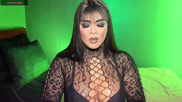 Snapshot of VictoriaEliz chatting on 11-06-25, 05:36 VictoriaEliz online show from 11-06-25, 05:36