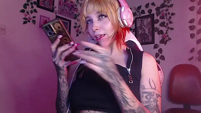 Snapshot of MaryJannes chatting on 12-18-24, 08:31 MaryJannes online show from 12-18-24, 08:31