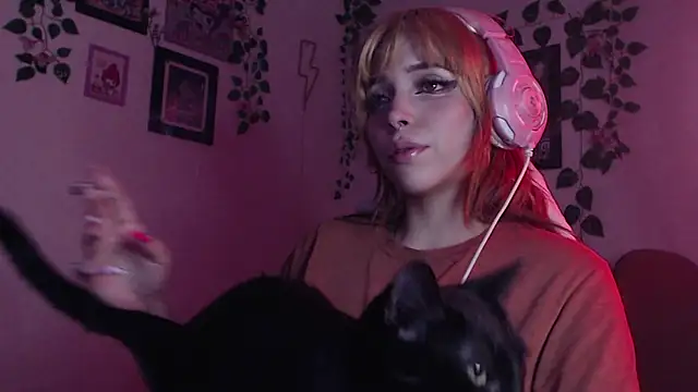 Snapshot of MaryJannes chatting on 12-19-24, 10:24 MaryJannes online show from 12-19-24, 10:24