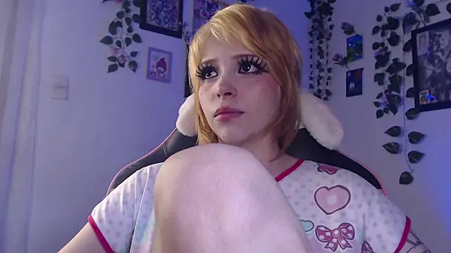 Snapshot of MaryJannes chatting on 12-24-24, 12:33 MaryJannes online show from 12-24-24, 12:33