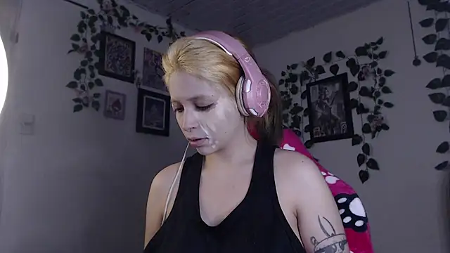 Snapshot of MaryJannes chatting on 12-26-24, 06:52 MaryJannes online show from 12-26-24, 06:52