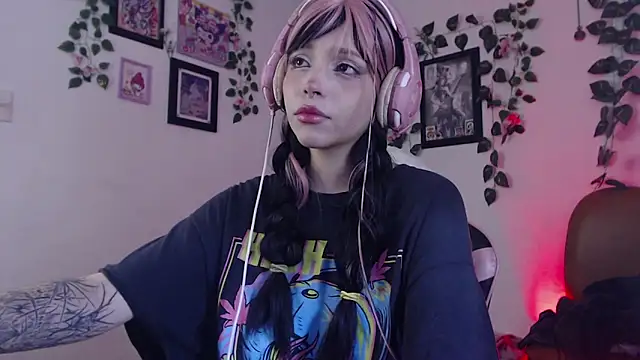 Snapshot of MaryJannes chatting on 01-02-25, 05:39 MaryJannes online show from 01-02-25, 05:39