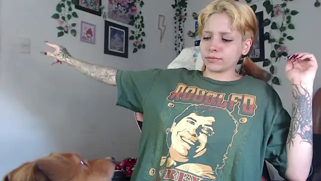 Snapshot of MaryJannes chatting on 01-08-25, 08:07 MaryJannes online show from 01-08-25, 08:07