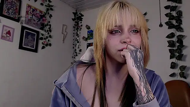 Snapshot of MaryJannes chatting on 01-17-25, 09:39 MaryJannes online show from 01-17-25, 09:39