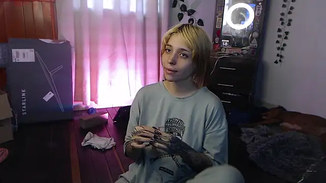 Snapshot of MaryJannes chatting on 02-07-25, 09:04 MaryJannes online show from 02-07-25, 09:04