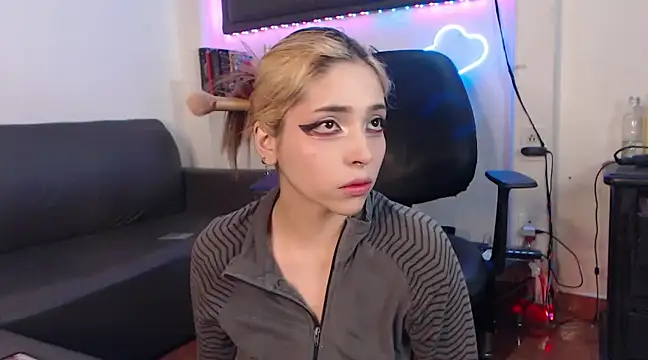 Snapshot of MaryJannes chatting on 03-14-25, 07:15 MaryJannes online show from 03-14-25, 07:15