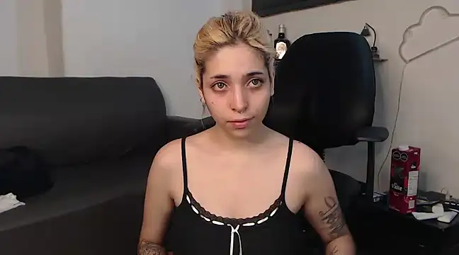 Snapshot of MaryJannes chatting on 03-15-25, 06:03 MaryJannes online show from 03-15-25, 06:03