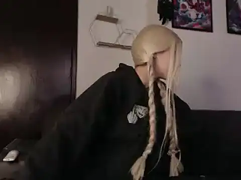 Snapshot of MaryJannes chatting on 03-15-25, 12:45 MaryJannes online show from 03-15-25, 12:45