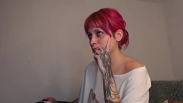 Snapshot of MaryJannes chatting on 10-09-25, 07:17 MaryJannes online show from 10-09-25, 07:17