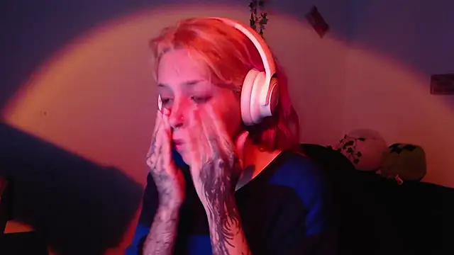 Snapshot of MaryJannes chatting on 12-03-25, 10:24 MaryJannes online show from 12-03-25, 10:24