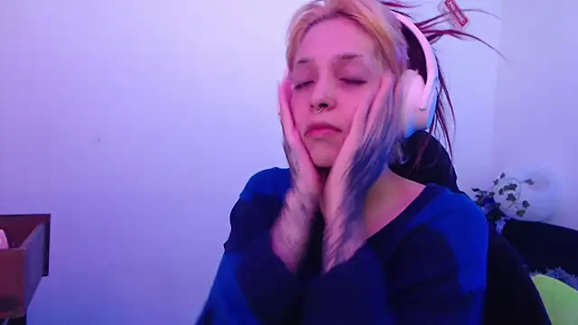 Snapshot of MaryJannes chatting on 12-05-25, 07:54 MaryJannes online show from 12-05-25, 07:54