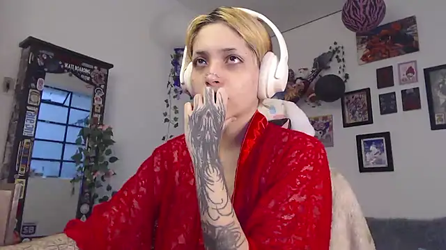 Snapshot of MaryJannes chatting on 01-07-26, 11:23 MaryJannes online show from 01-07-26, 11:23