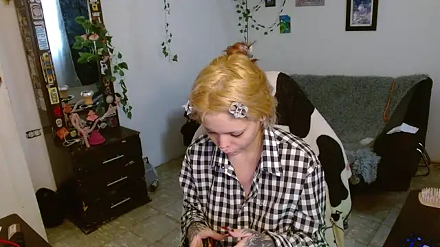 Snapshot of MaryJannes chatting on 02-13-26, 01:40 MaryJannes online show from 02-13-26, 01:40