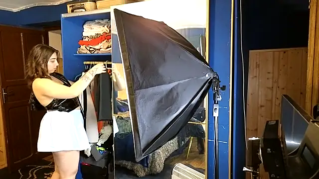 VanessaDoyle online show from 02-11-25, 06:30