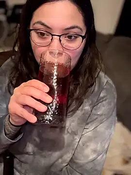 Snapshot of drizzypeach602 chatting on 02-02-26, 06:34 drizzypeach602 online show from 02-02-26, 06:34