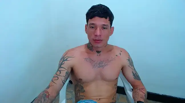 Snapshot of sebas_bigcock69 chatting on 12-05-24, 01:58 sebas bigcock69 online show from 12-05-24, 01:58