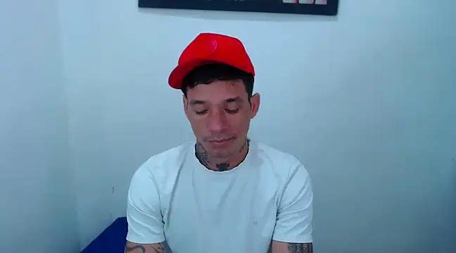 Snapshot of sebas_bigcock69 chatting on 12-18-24, 04:53 sebas bigcock69 online show from 12-18-24, 04:53