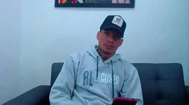 Snapshot of sebas_bigcock69 chatting on 12-29-24, 03:00 sebas bigcock69 online show from 12-29-24, 03:00