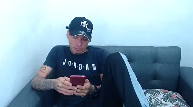 Snapshot of sebas_bigcock69 chatting on 01-08-25, 03:19 sebas bigcock69 online show from 01-08-25, 03:19