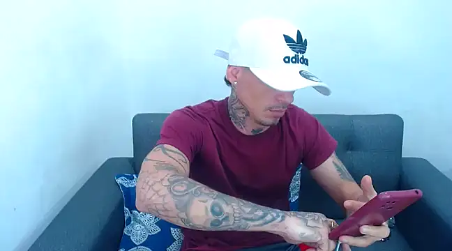 Snapshot of sebas_bigcock69 chatting on 01-10-25, 04:01 sebas bigcock69 online show from 01-10-25, 04:01