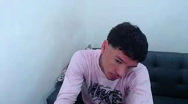 Snapshot of sebas_bigcock69 chatting on 01-10-25, 07:11 sebas bigcock69 online show from 01-10-25, 07:11