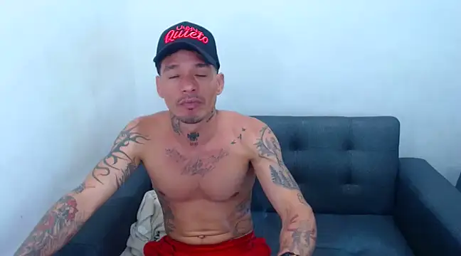 Snapshot of sebas_bigcock69 chatting on 01-11-25, 05:31 sebas bigcock69 online show from 01-11-25, 05:31