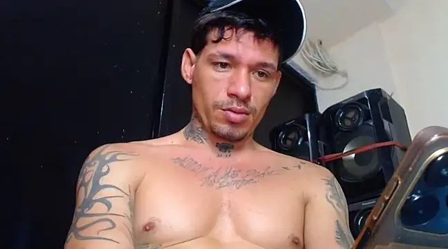 Snapshot of sebas_bigcock69 chatting on 02-12-25, 04:23 sebas bigcock69 online show from 02-12-25, 04:23