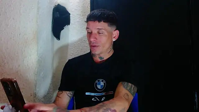 Snapshot of sebas_bigcock69 chatting on 03-13-25, 01:32 sebas bigcock69 online show from 03-13-25, 01:32