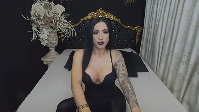 MichaelaDark online show from 11-05-25, 04:45