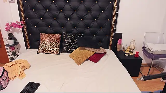 PreciousAillyn online show from 03-28-26, 06:02