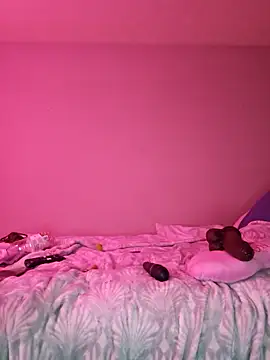 Snapshot of oliviaprettypussy chatting on 05-09-26, 01:11 oliviaprettypussy online show from 05-09-26, 01:11