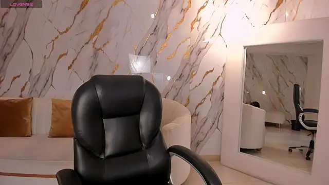 Snapshot of LexieWayne chatting on 02-15-26, 12:47 LexieWayne online show from 02-15-26, 12:47