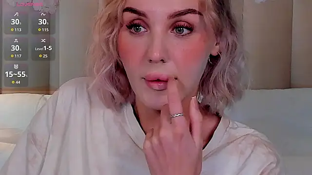 LianaFord online show from 10-12-25, 11:04