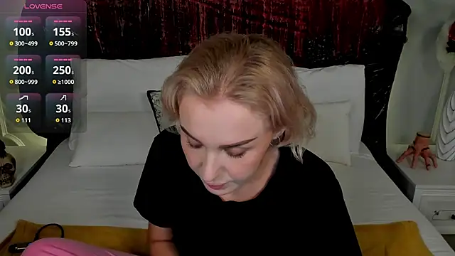 LianaFord online show from 10-29-25, 11:06