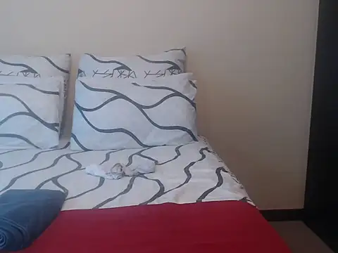 yummycherryxx online show from 04-01-26, 08:15