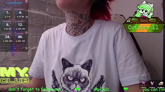 Snapshot of Witch_Emma chatting on 10-11-25, 11:09 Witch Emma online show from 10-11-25, 11:09