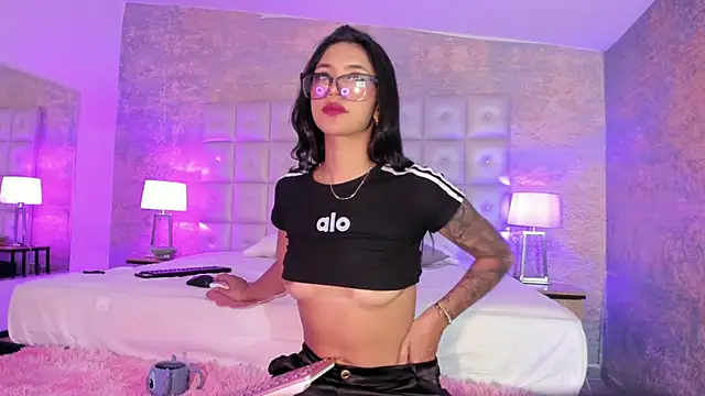 AntonellaRossi online show from 11-20-25, 07:46