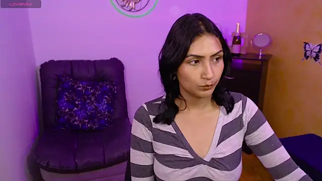 Snapshot of leah-666 chatting on 01-25-25, 01:30 leah-666 online show from 01-25-25, 01:30