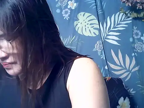 Snapshot of Amazing_Angel22 chatting on 05-26-26, 01:01 Amazing Angel22 online show from 05-26-26, 01:01