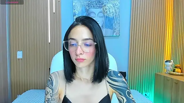 Snapshot of barbie_scoth_ chatting on 05-26-26, 08:27 barbie scoth online show from 05-26-26, 08:27