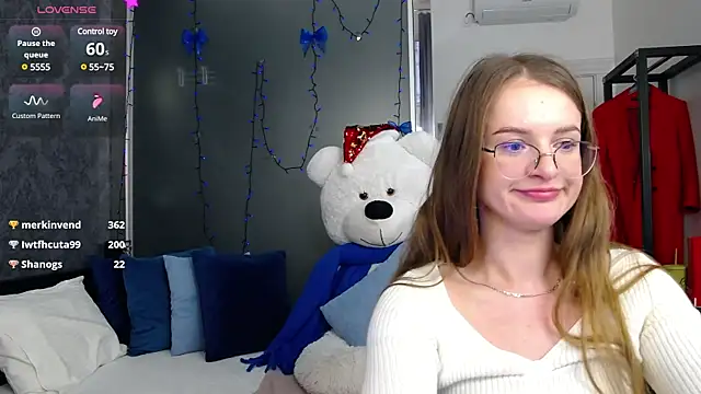 KateJonson online show from 12-20-24, 01:54