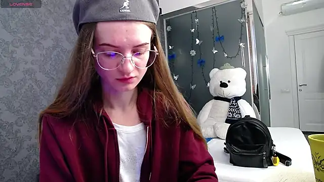 KateJonson online show from 11-30-25, 07:12