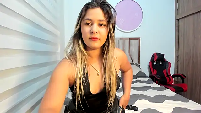 Snapshot of Lana_Sofia1 chatting on 07-17-26, 03:24 Lana Sofia1 online show from 07-17-26, 03:24