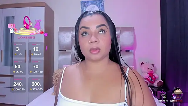 Snapshot of MelanyShayk chatting on 09-25-25, 03:21 MelanyShayk online show from 09-25-25, 03:21