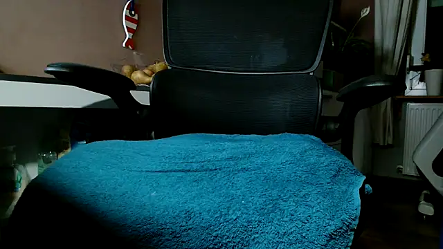 suedel65 online show from 10-02-25, 03:24