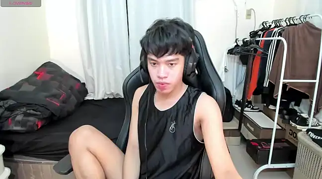 Snapshot of Lightjt04 chatting on 03-14-25, 02:20 Lightjt04 online show from 03-14-25, 02:20