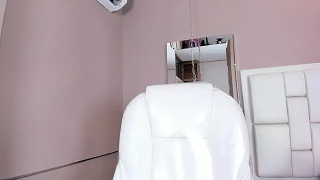 Snapshot of _BunnyNaugthy chatting on 10-10-25, 12:26 BunnyNaugthy online show from 10-10-25, 12:26