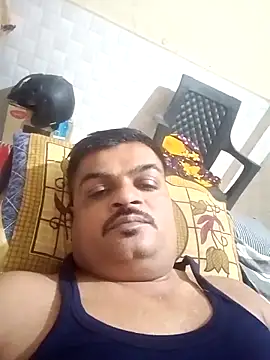 Snapshot of Desi_Londa_143 chatting on 03-10-25, 03:41 Desi Londa 143 online show from 03-10-25, 03:41